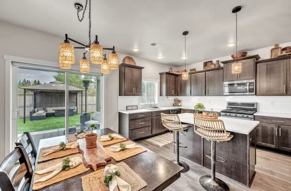 Microwave, oven, stovetop, dishwasher