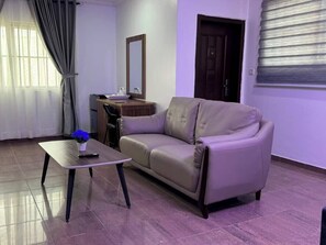 Reception - FRYBURG HOTEL AND SUITES (Lekki)