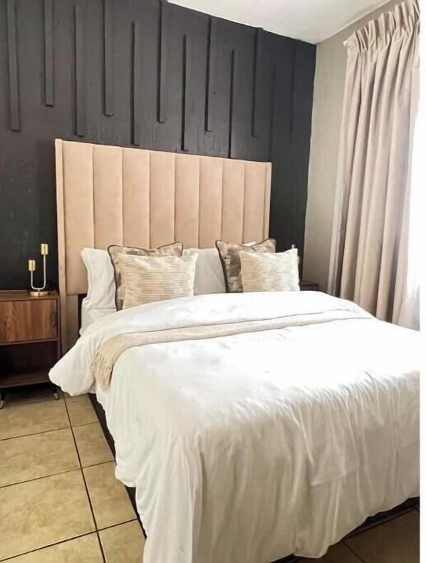 Iron/ironing board, internet, bed sheets