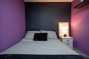 1 chambre, fer et planche à repasser, Wi-Fi, draps fournis
