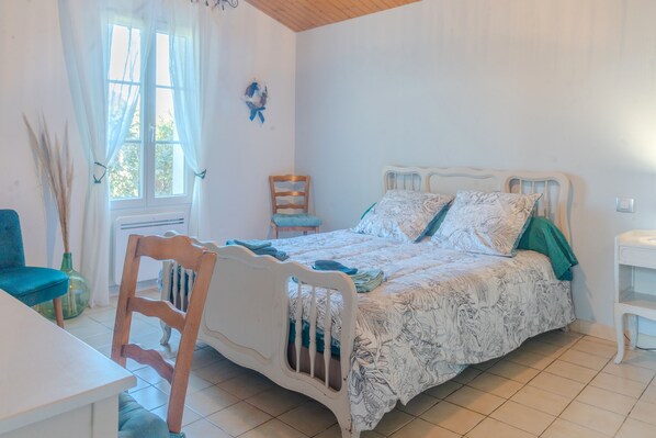 3 chambres, fer et planche à repasser, Wi-Fi, literie fournie