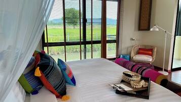 Escriptori i wifi gratuïta