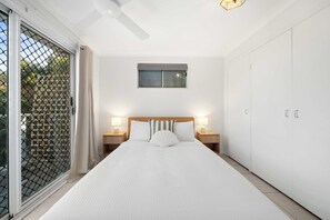 3 chambres, fer et planche à repasser, lit de bébé portatif, Wi-Fi