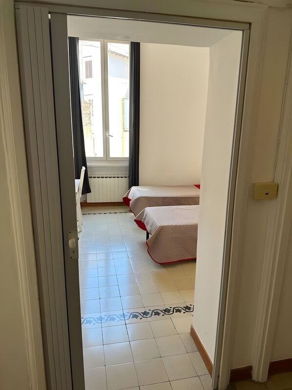 3 dormitorios, tabla de planchar con plancha, wifi y ropa de cama