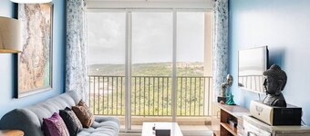 Sunrise Riverfront Stay with Private Viewpoint