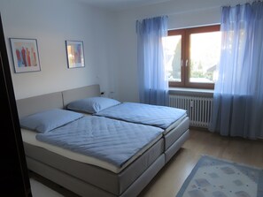 Bügeleisen/Bügelbrett, WLAN, Bettwäsche