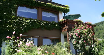Apartment 'Kreuzbühl' mit Terrasse, Garten und WLAN