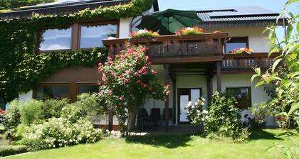 Apartment 'Kreuzbühl' mit Terrasse, Garten und WLAN