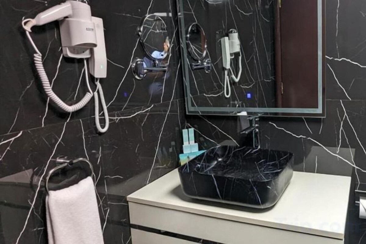 Bathroom | Shower, free toiletries, towels, soap