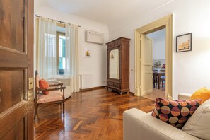 Apartment, 1 Double Bed | Living area