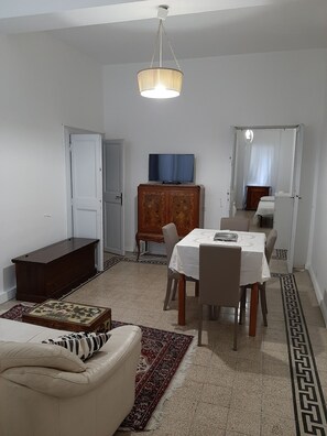 Interior - Campo dei Fiori Apartment (Rome)