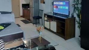Living room - Tum's Mplace Staycation 7th Floor Tower B (Quezon City)