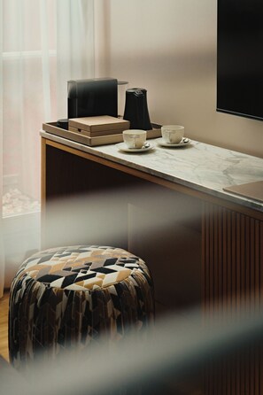 Classic Single Room | In-room safe, iron/ironing board, free WiFi