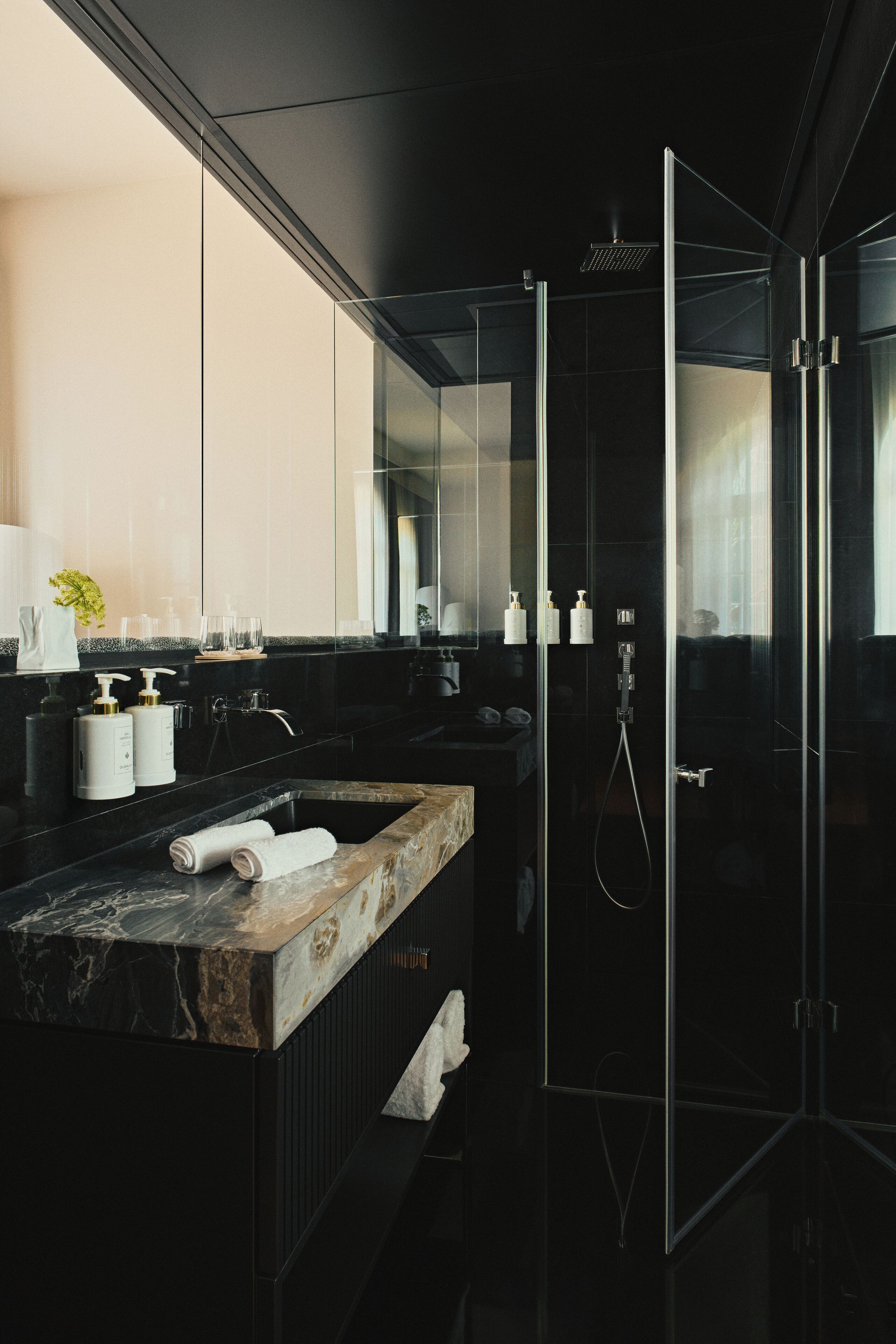 Classic Double Room | Bathroom | Slippers