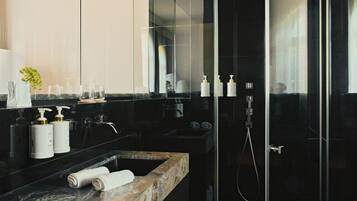 Classic Double Room | Bathroom | Slippers