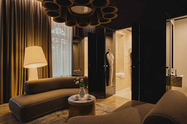 ห้องดีลักซ์ดับเบิล | บริเวณนั่งเล่น