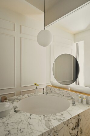 Apartment | Bathroom