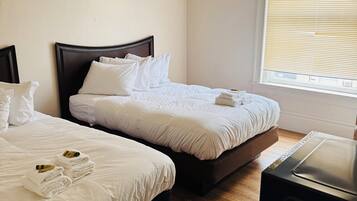 Habitación básica doble, 1 cama de matrimonio, no fumadores | Sábanas de algodón egipcio y ropa de cama de alta calidad