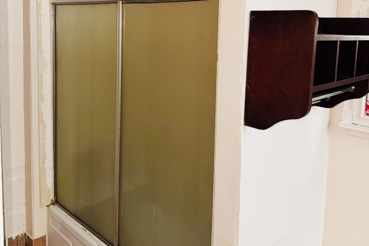 Double Room, Private Bathroom | Bathroom | Towels, soap, shampoo, toilet paper