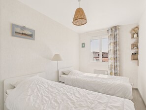 2 bedrooms