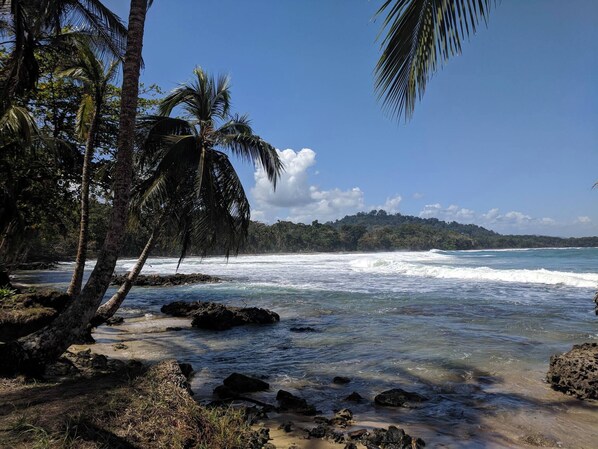 Appartement, 2 chambres, fumeurs, balcon | Plage