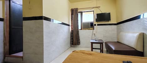 Basic Double Room | Desk, free WiFi