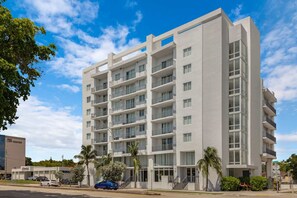 Exterior - Roami at Grove 27 | Coconut Grove | 1BR (Miami)