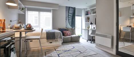 Studio, Bebas Asap Rokok | Wi-Fi gratis