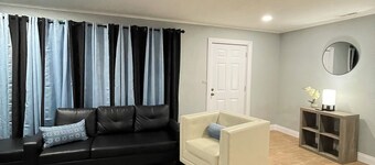 Cozy Full Home + Free Parking + Fast Wi-fi & Central Area