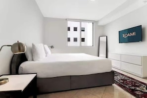 2 habitaciones, tabla de planchar con plancha, wifi y ropa de cama