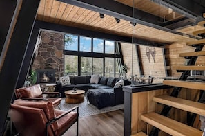 Fernseher, Kamin, Arbeitsbereiche
