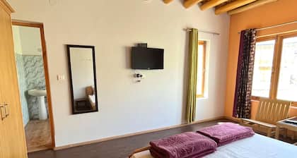 "Escape to Serenity: A Charming Garden Home Stay Retreat"