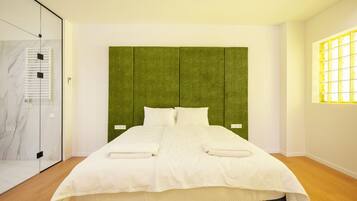 Design Studio | Premium bedding, in-room safe, individually decorated