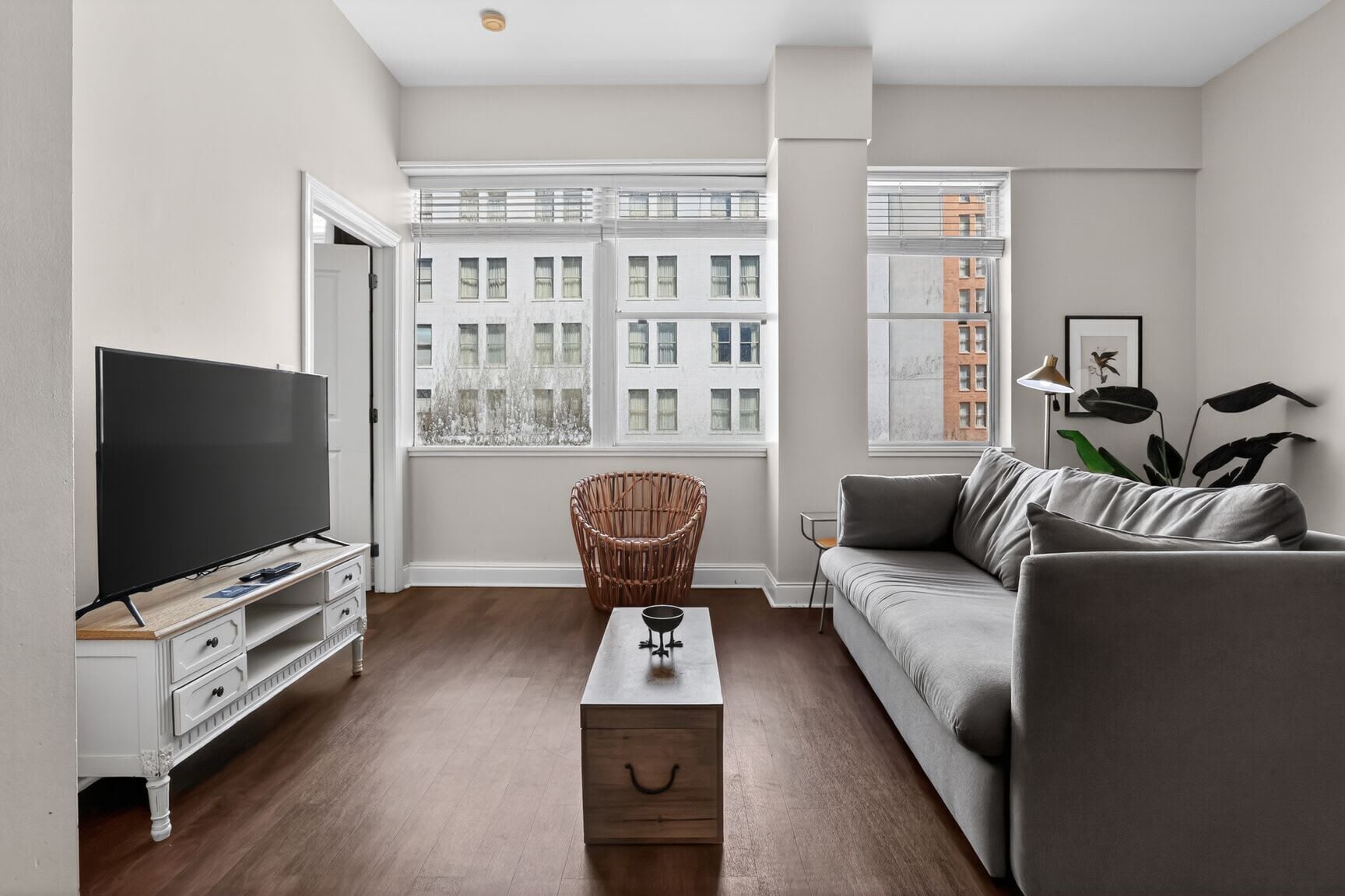 Roami at Duncan Plaza | 1 Bedroom Apartment