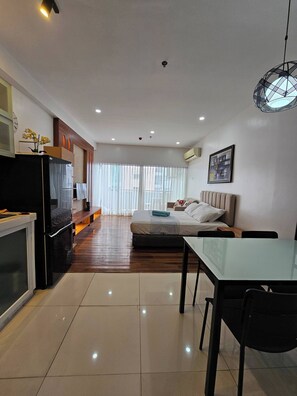 Appart'hôtel, 1 chambre, accessible aux personnes à mobilité réduite | Salle de séjour