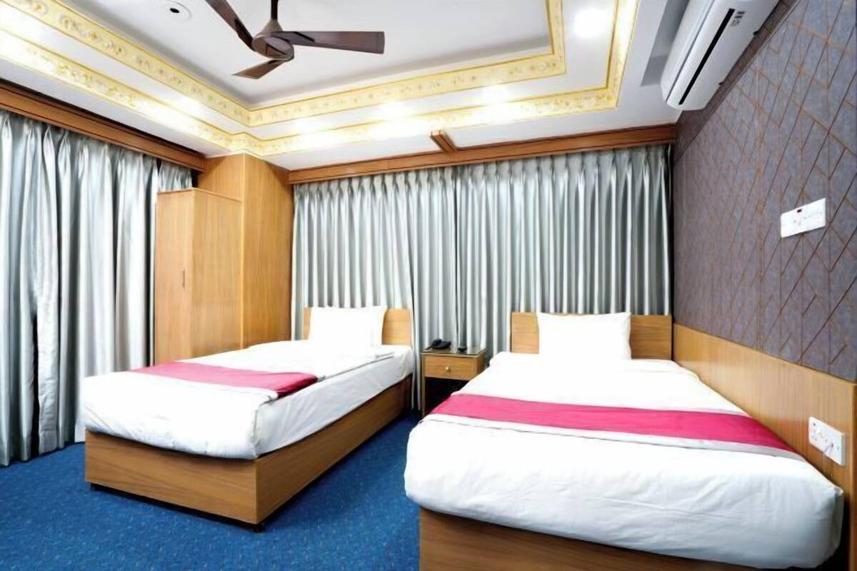 In-room safe, desk, laptop workspace, soundproofing