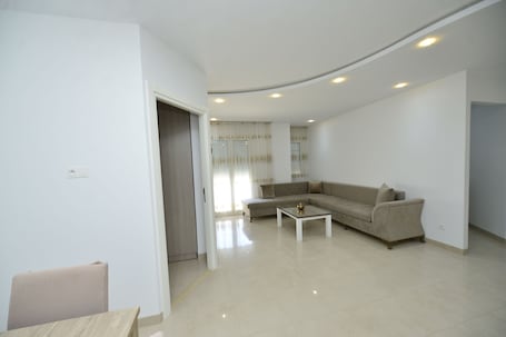 TV. Premium Sea View Apartment in El Maamoura, Tunisia