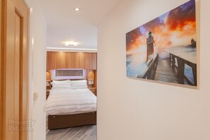 4 Schlafzimmer, Bügeleisen/Bügelbrett, WLAN, Bettwäsche