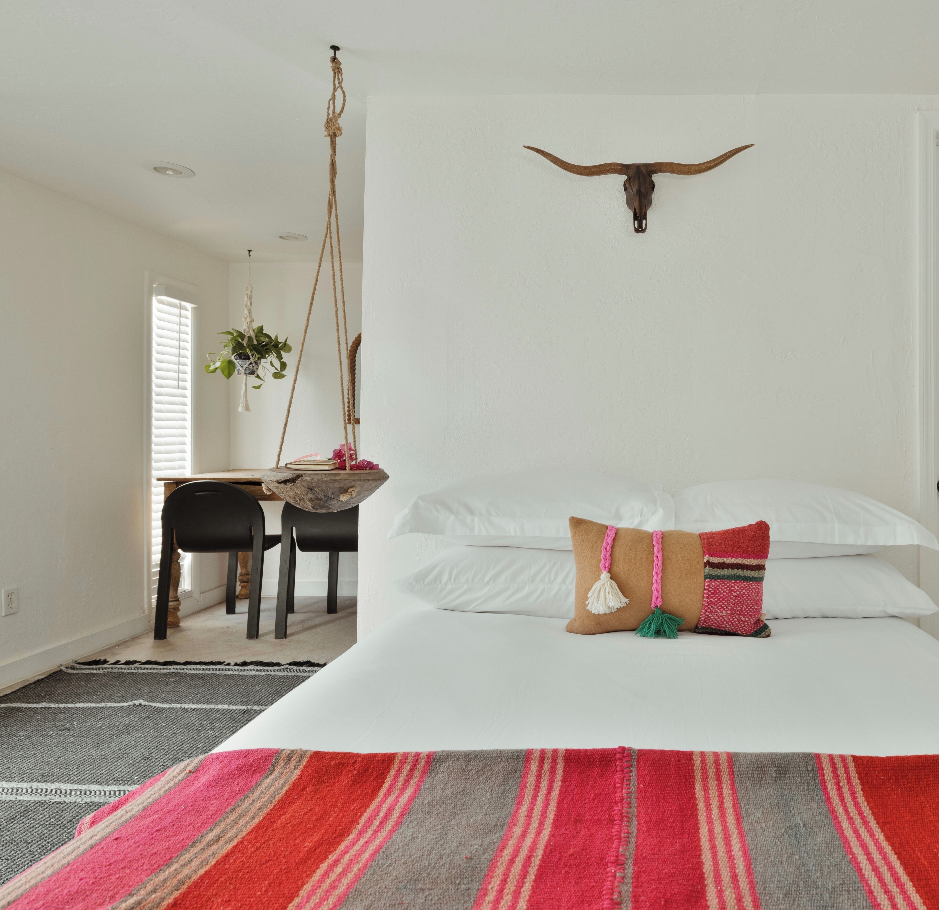 1 dormitori, escriptori, planxa i posts de planxar i wifi gratuïta 