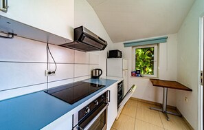 Kühlschrank, Ofen, Herdplatte, Geschirrspüler