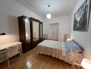 3 soverom, strykejern/-brett, wi-fi og sengetøy