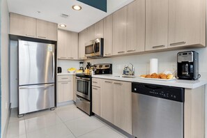 Fridge, microwave, oven, stovetop