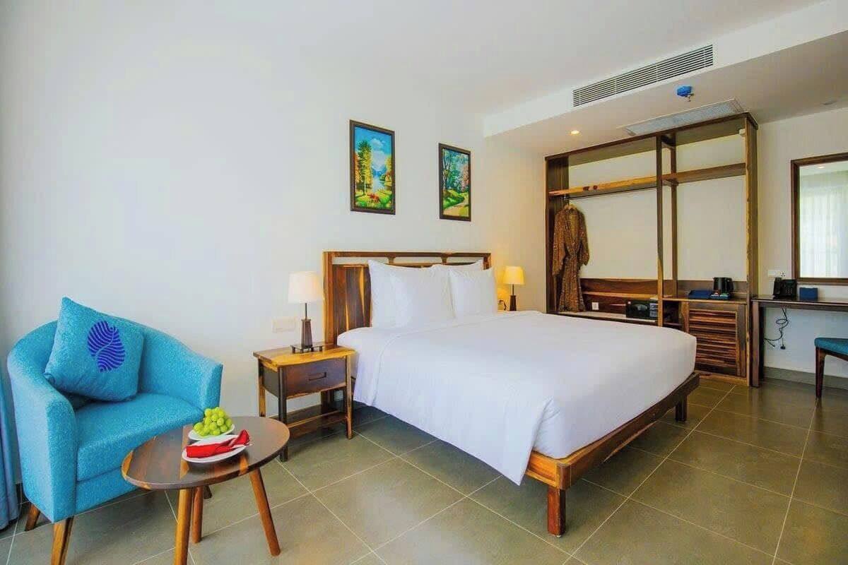 Senior Twin Room, Beach View | In-room safe, desk, laptop workspace, iron/ironing board