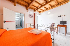 1 camera, Wi-Fi, lenzuola