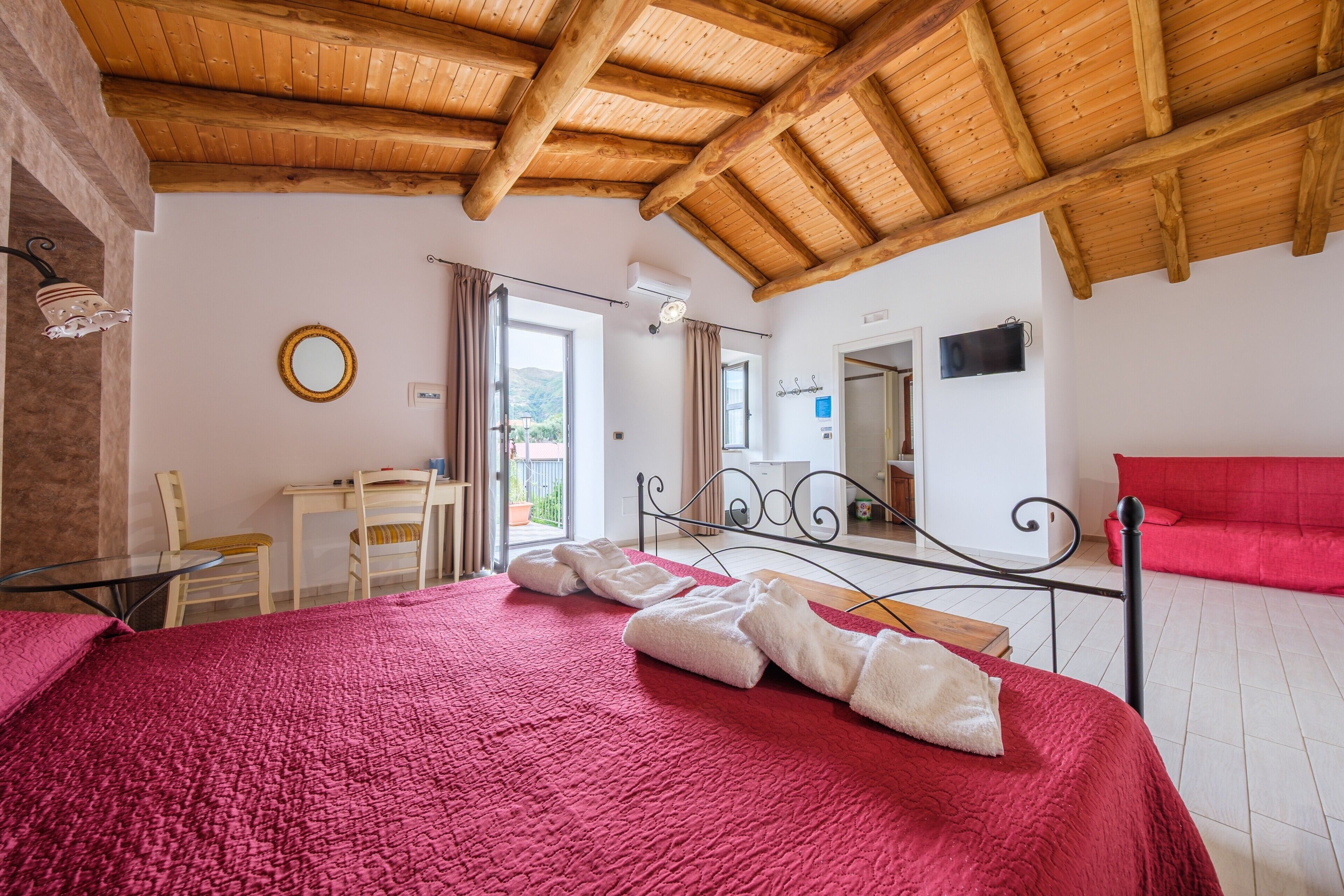1 Schlafzimmer, Schreibtisch, WLAN, Bettwäsche