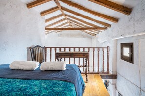 1 habitación, wifi y ropa de cama