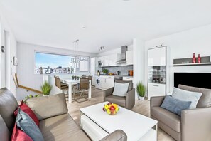 TV, DVD player - Bora - On the Water, Rooftop Terrace, Beach Chair, Panoramic Views, Sauna (Olpenitz)