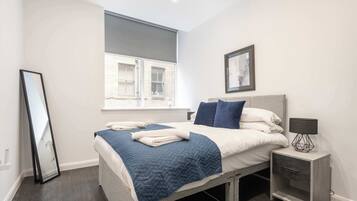 1 camera, una scrivania, ferro/asse da stiro, Wi-Fi