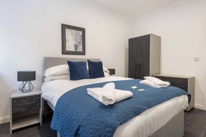 1 chambre, bureau, fer et planche à repasser, Wi-Fi