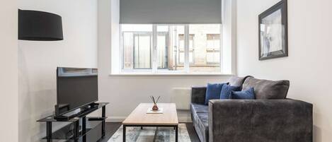 Een televisie en een kantoor